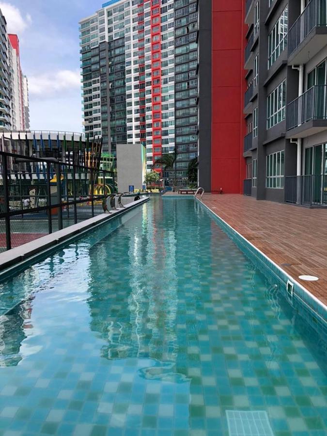 Rantissi Homestay The Zizz Damansara North Petaling Jaya Extérieur photo