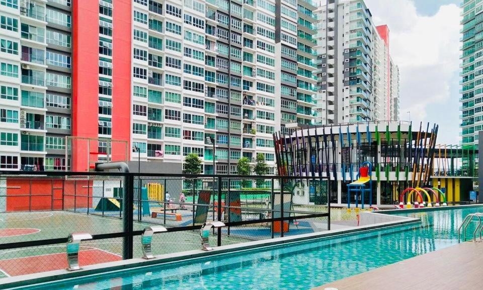 Rantissi Homestay The Zizz Damansara North Petaling Jaya Extérieur photo